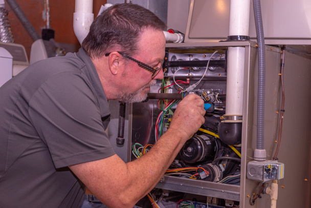 Furnace repair technician Canton MI